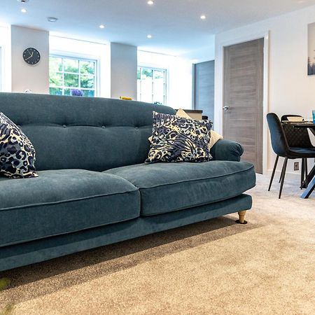 Stylish & Contemporary 2-Bed Townhouse - Parking - Wi-Fi - Netflix Apartment Worksop ภายนอก รูปภาพ