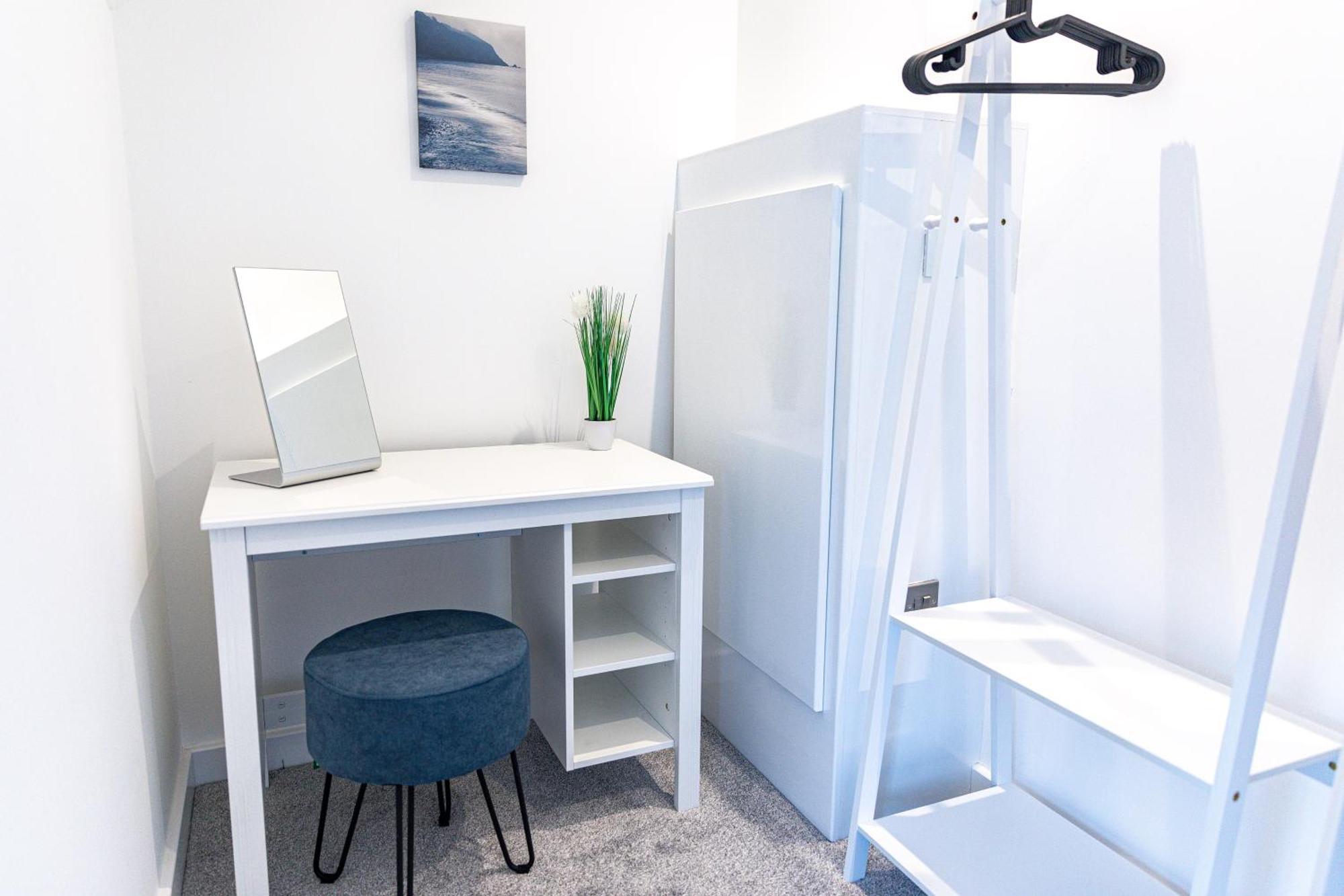 Stylish & Contemporary 2-Bed Townhouse - Parking - Wi-Fi - Netflix Apartment Worksop ภายนอก รูปภาพ
