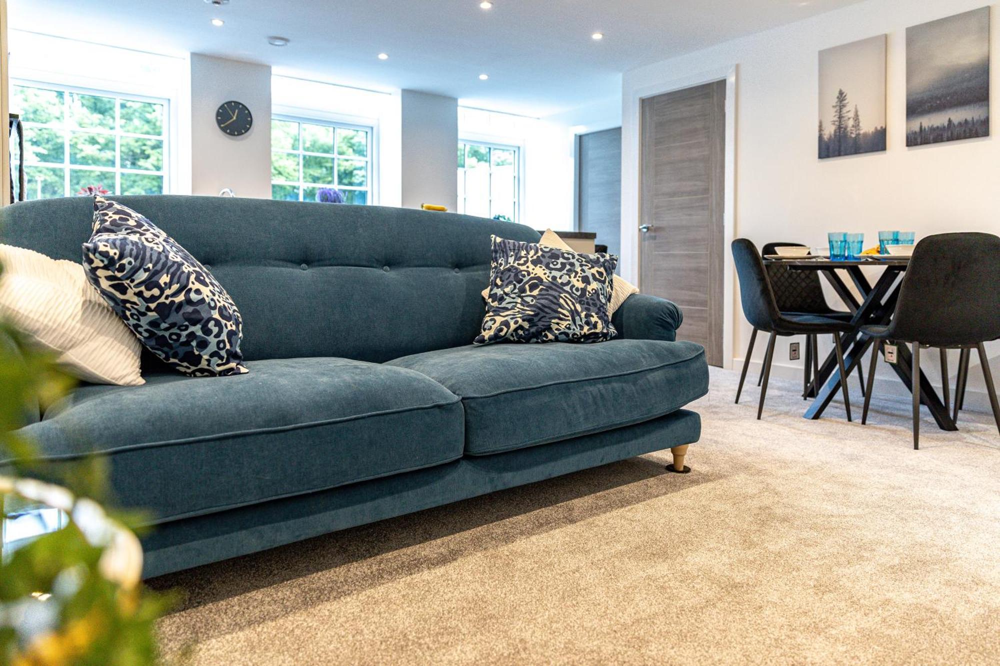 Stylish & Contemporary 2-Bed Townhouse - Parking - Wi-Fi - Netflix Apartment Worksop ภายนอก รูปภาพ