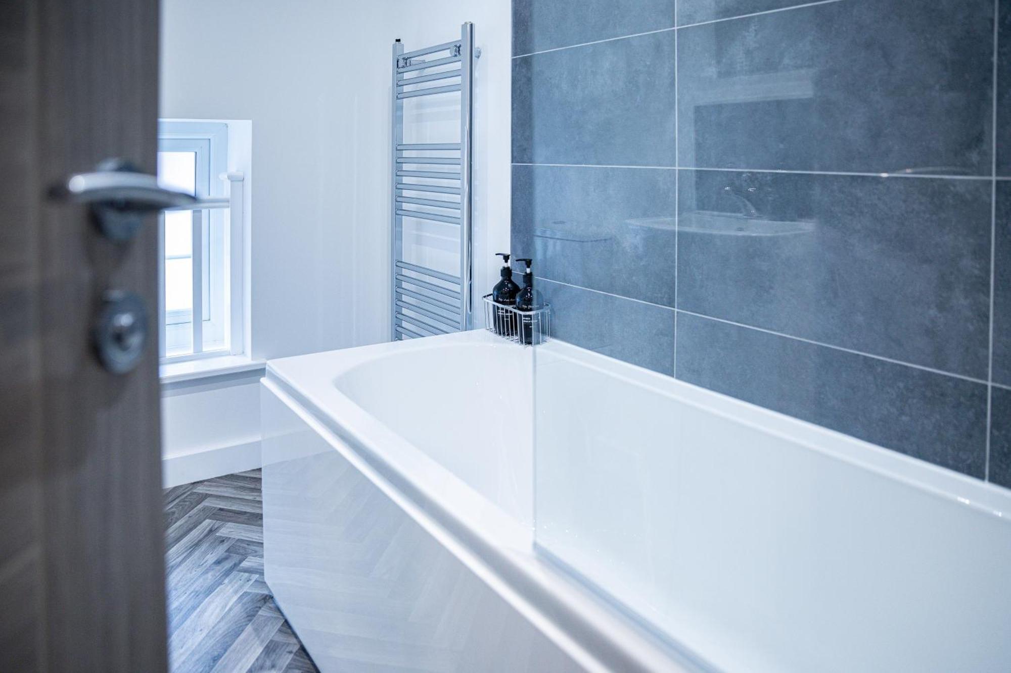 Stylish & Contemporary 2-Bed Townhouse - Parking - Wi-Fi - Netflix Apartment Worksop ภายนอก รูปภาพ