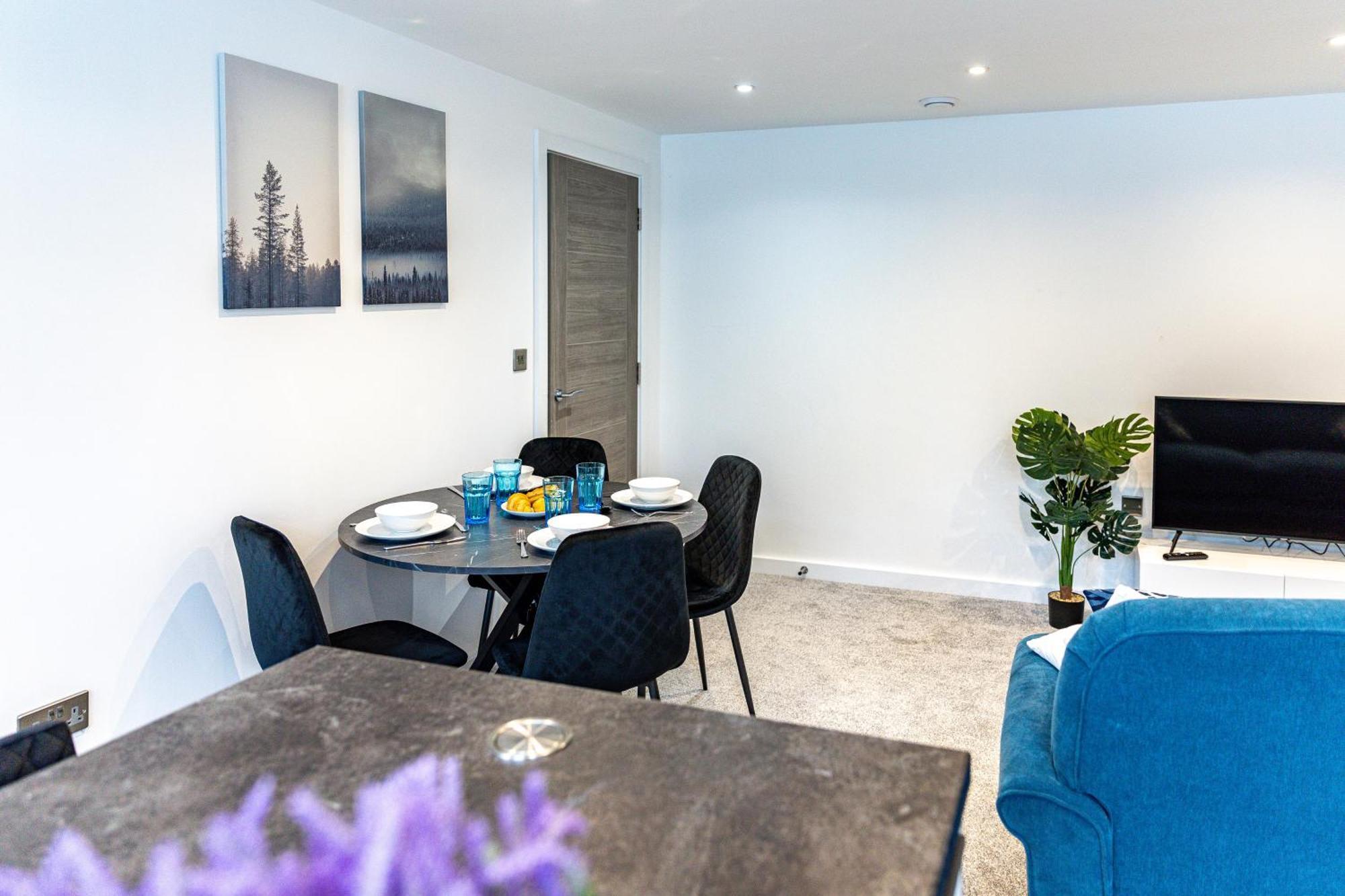 Stylish & Contemporary 2-Bed Townhouse - Parking - Wi-Fi - Netflix Apartment Worksop ภายนอก รูปภาพ